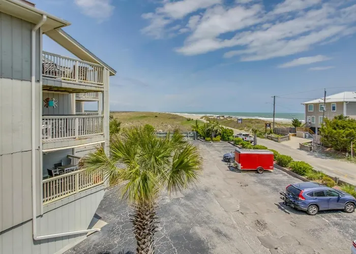 Carolina Beach Condo With Community Pool